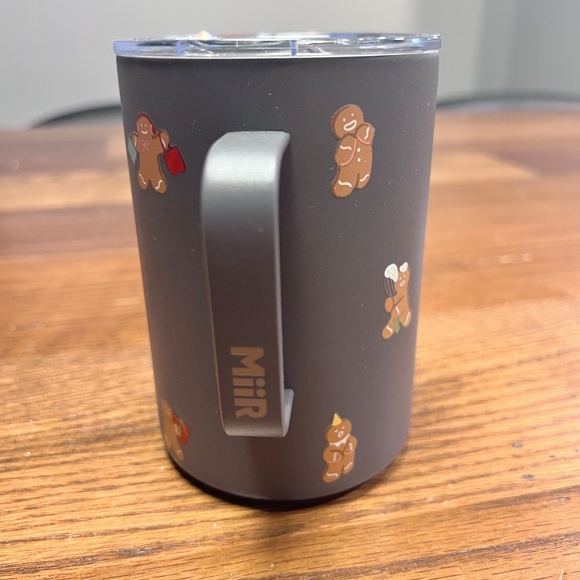 NWT🎄Starbucks x MiiR 2025 Holiday Winter Grey Gingerbread Men SS 16 oz Mug - Picture 2 of 7